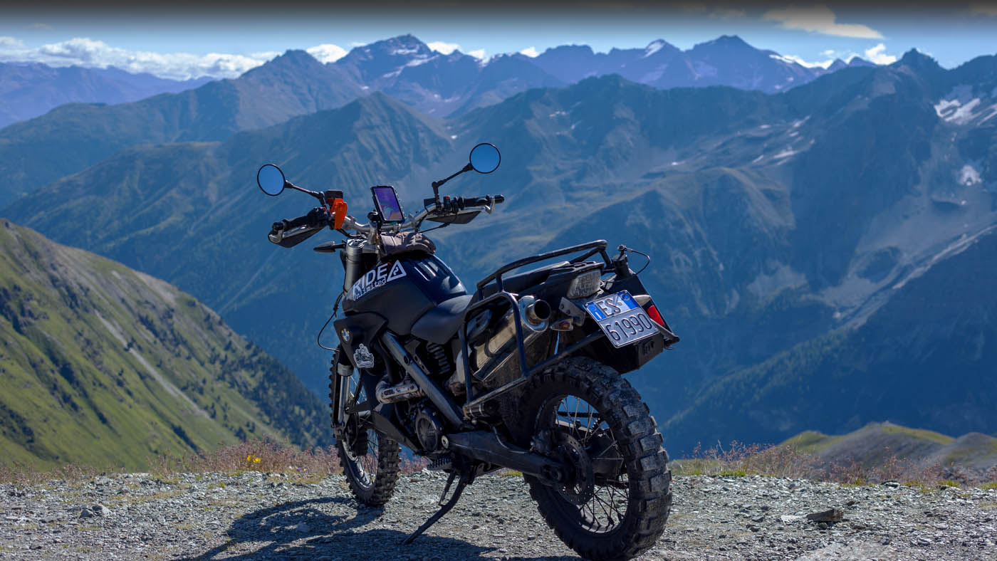 The Galaxy A7 is a great priced Smartphone