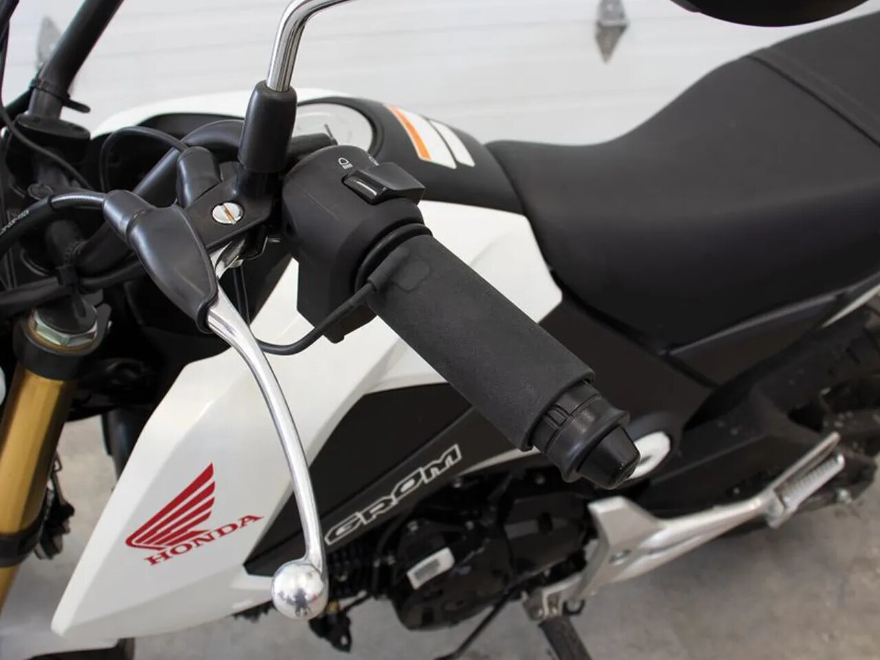Removable USB Powered Handlebar Heated Grips - Refurbished