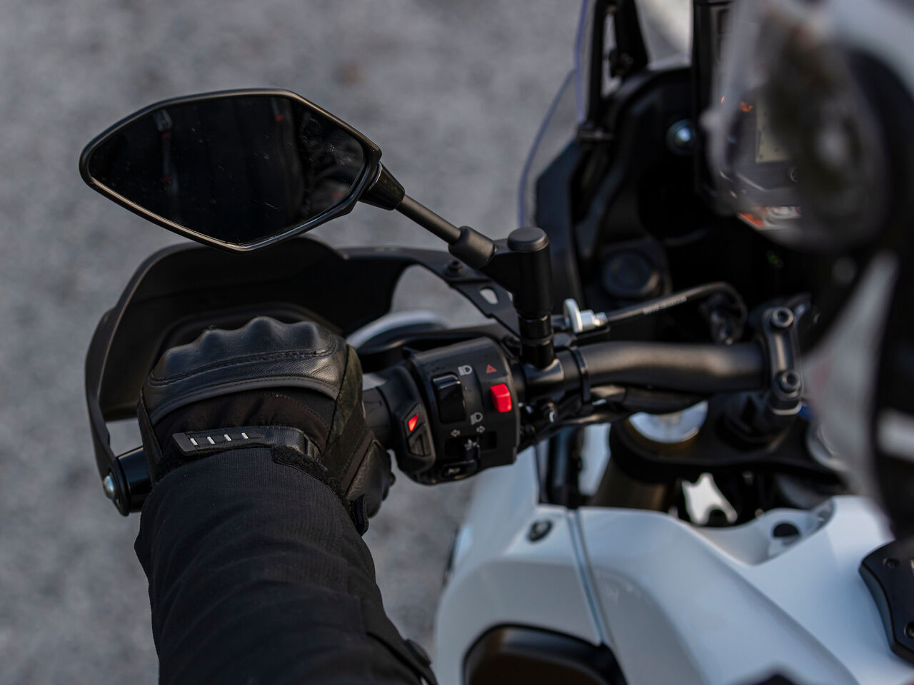Motorcycle Advanced Heated Grips With Integrated Control System